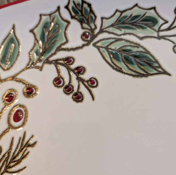 InHomeStylez Christmas Holly Berry Etched Square Dinner Plates (2) - Picture 12 of 16